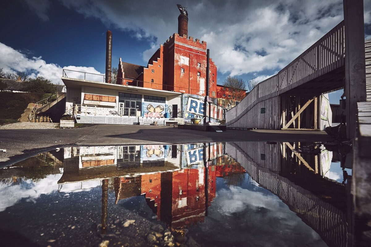 Planen er at genoplive Maltfabrikkens markante røde industribygninger. Foto: Esben Zøllner Olesen.