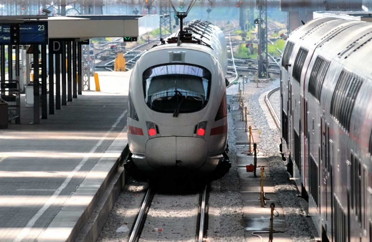 Venstre mener det er for dyrt ensidigt at satse på at få danskerne over i kollektiv trafik. Foto: Colourbox.