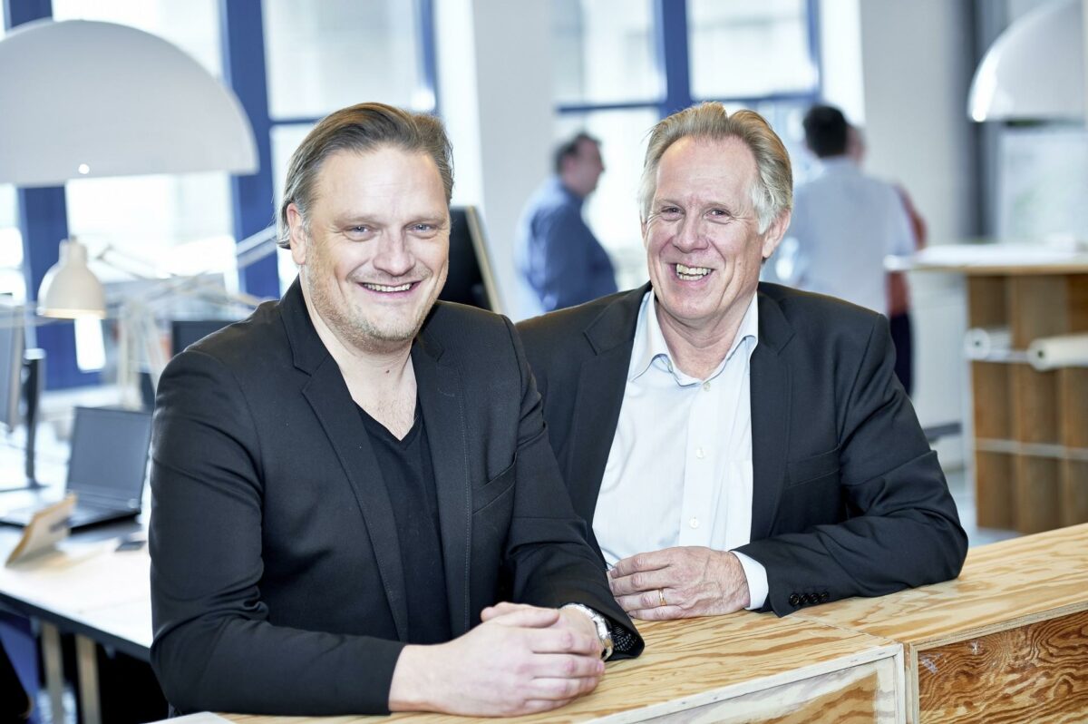 Daglig leder i København Thomas hansen og administrerende direktør Brian Th. Andreasen, Oluf Jørgensen A/S. Pressefoto.