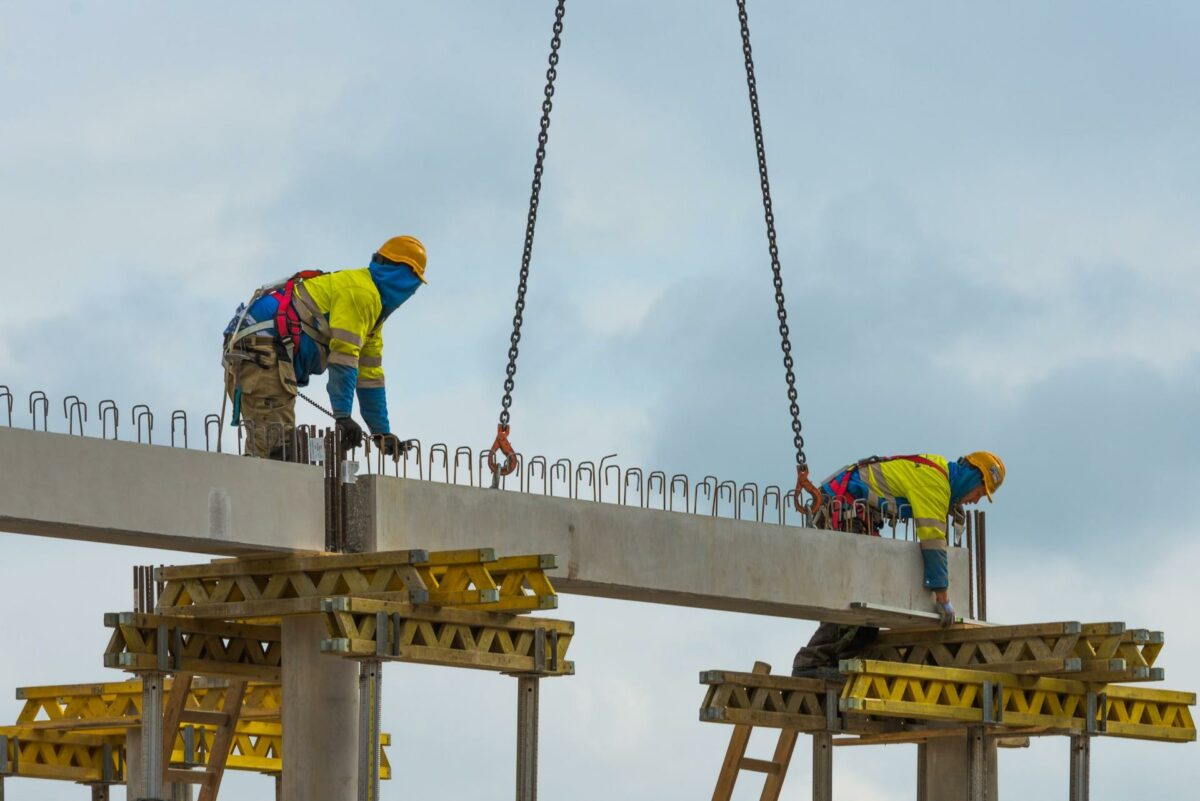 I byggeriet har der i perioden fra 2005 til 2015 været en tilbagegang på 12 procent i antallet af ansatte, svarende til næsten 21.000 arbejdspladser. Foto: Colourbox.