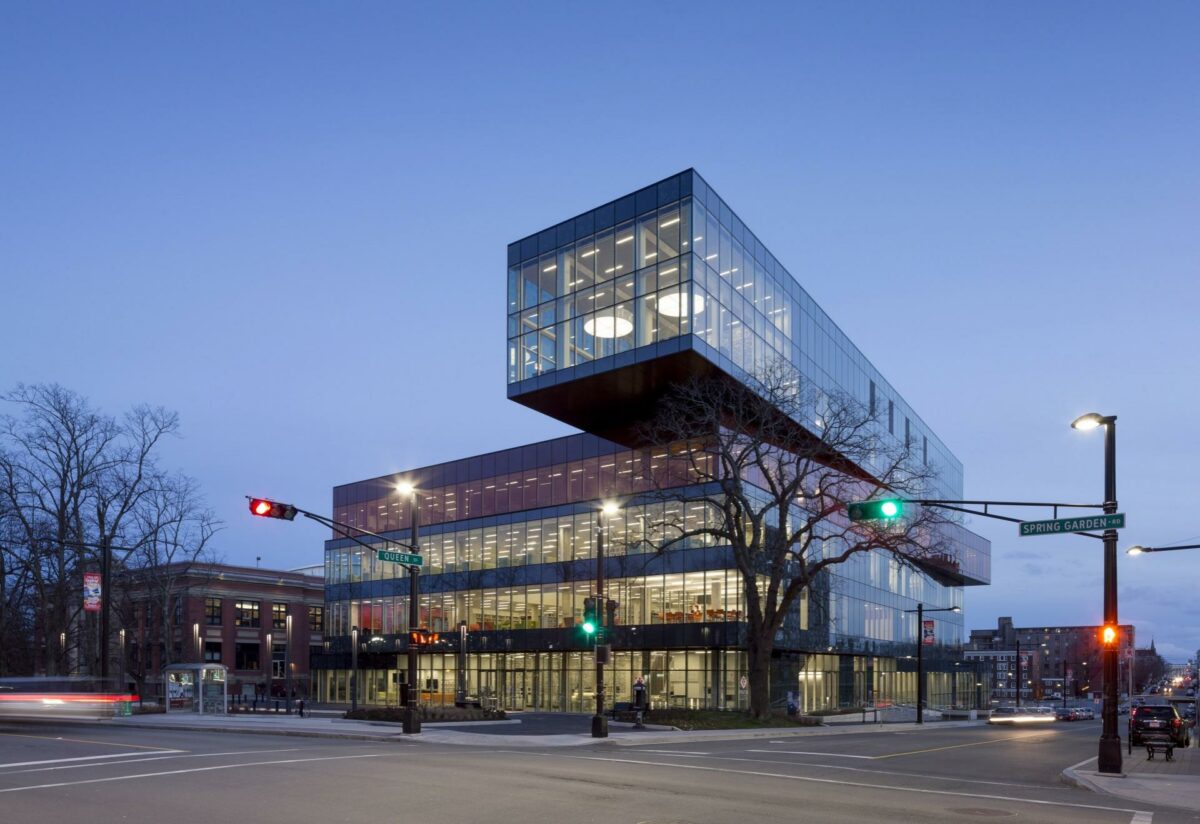 Schmidt Hammer Lassen Architects har sammen med en lokal tegnestue tegnet hovedbiblioteket i Halifax i Canada. Foto: Adam Mørk.