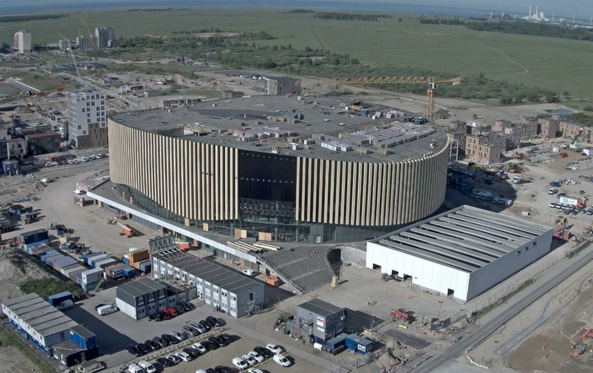 HSHansen lukker facader på Danmarks største indendørs Arena i København. Pressefoto.
