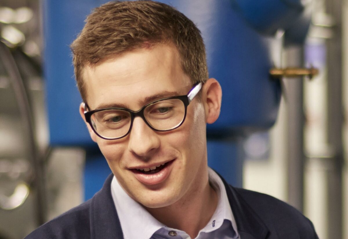 Kristoffer Bjerg Sørensen vandt prisen foran 12 unge rådgivende ingeniører fra otte andre europæiske lande.