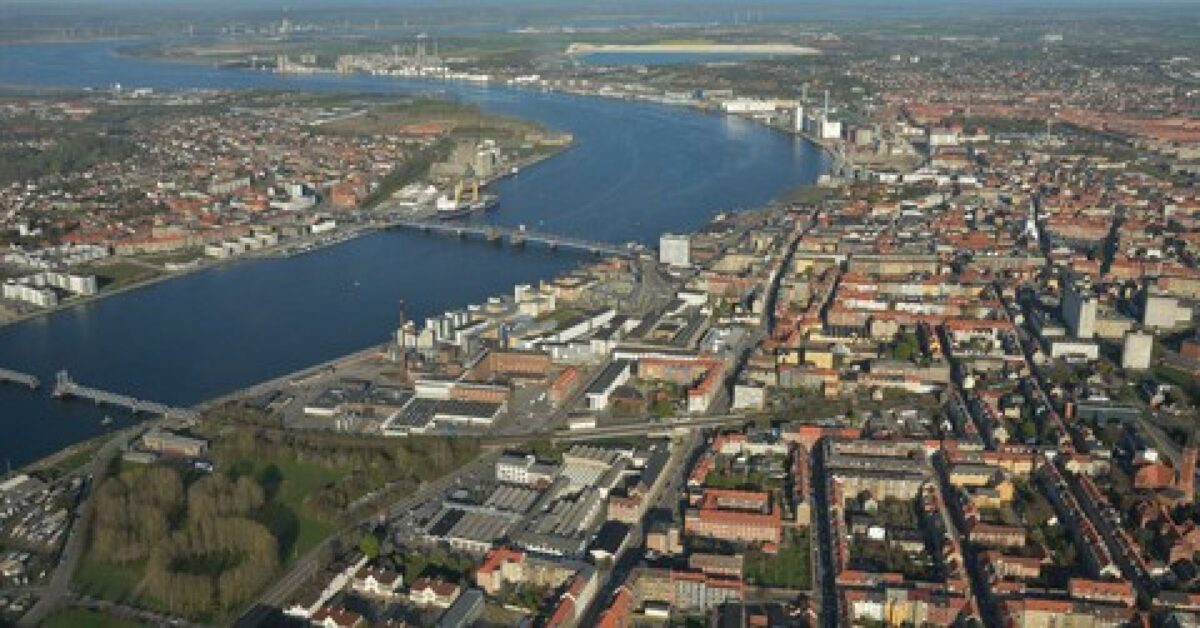 Foreningen Bæredygtige Byer og Bygninger (FBBB) afholder i samarbejde med Aalborg kommune seminar om Bæredygtighed og certificering. Foto: Colourbox.