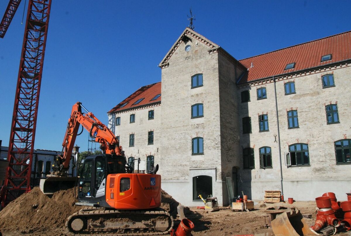 Årstiderne Arkitekter slår dørene op til deres kommende tegnestue i Aarhus til september i Ceres Byen og er netop nu i gang med at finde flere håndfulde arkitekter.