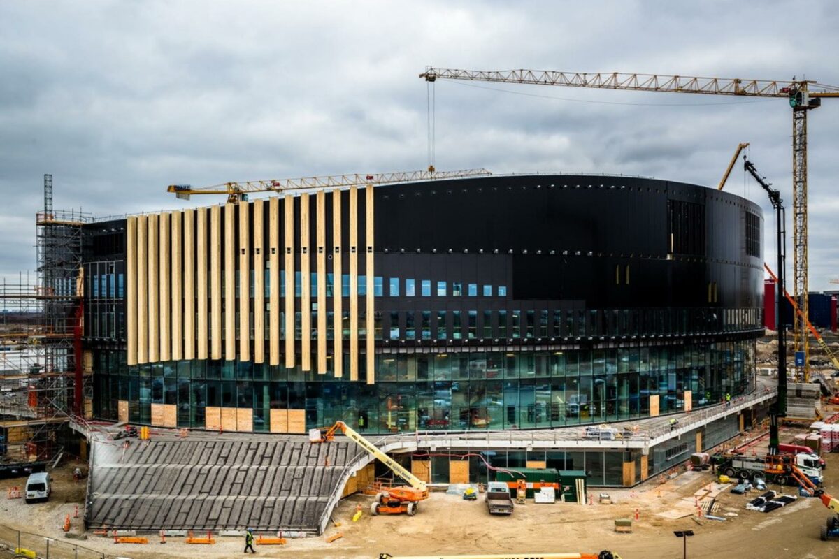 Royal Arena er klar til brug i slutningen af 2016. Byggeriet er gået ind i sin sidste fase - billedet her er dog taget i februar. Foto: Hélène Mogensen de Monléon.