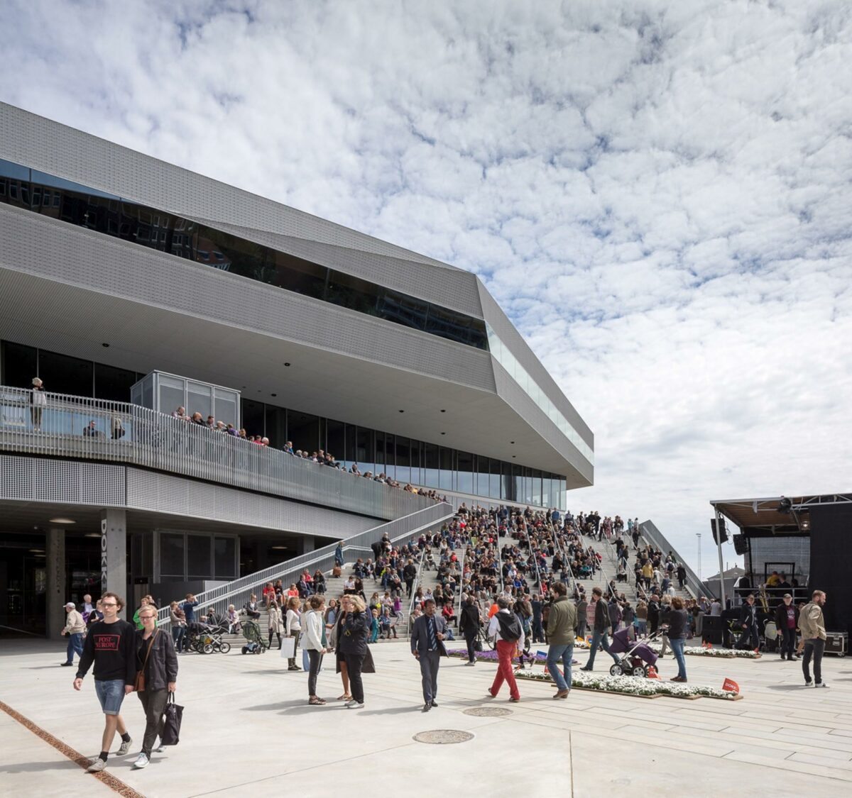 Dokk1 er den ene af fire nominerede til titlen som verdens bedste offentlige bibliotek. Foto: Adam Mørk.