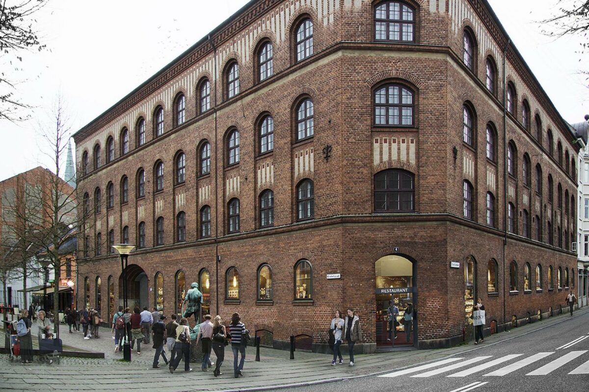 Kontorer ombygges jævnligt til boliger, som det blandt andet er tilfældet med denne ejendom i Aarhus. Arkivfoto.