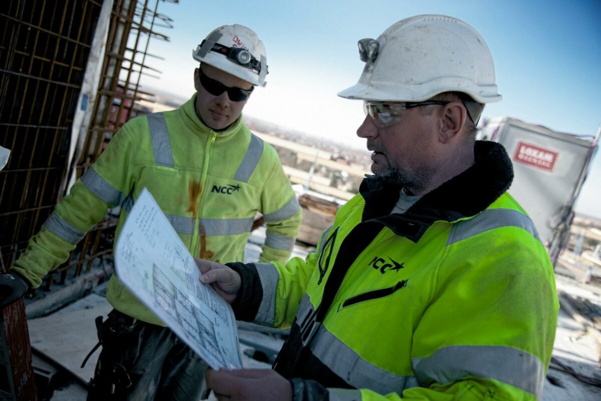 Dansk Byggeris arbejdsmiljøchef opfordrer virksomhederne til at genopfriske sikkerhedsrutinerne, når medarbejderne komer tilbage fra ferie. Arkivfoto: NCC/Dalibor Sandic.