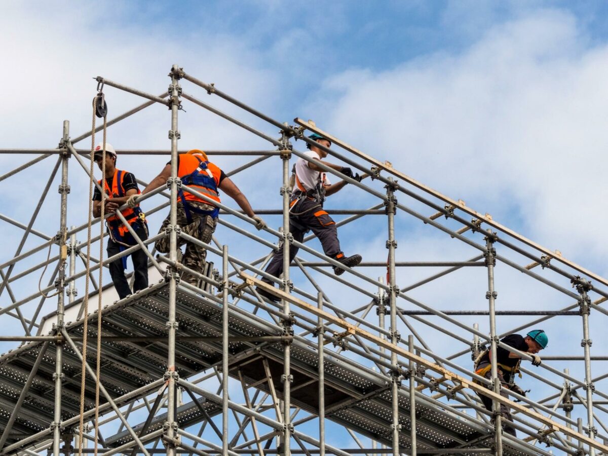 Arbejdstilsynet har atter været i aktion på danske byggepladser, og igen står det skidt til med sikkerheden. Arkivfoto: Colourbox.