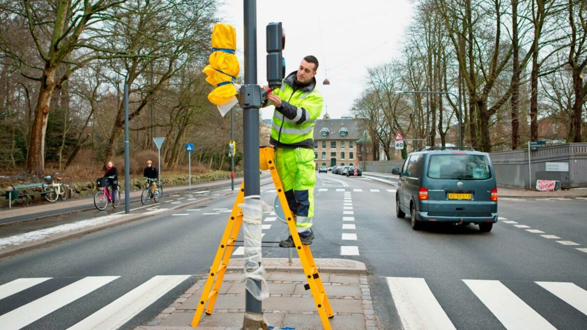 København har udskiftet stoplys med nye intelligente lyssignaler i alle byens 380 trafikkryds. Foto: Sustainia.