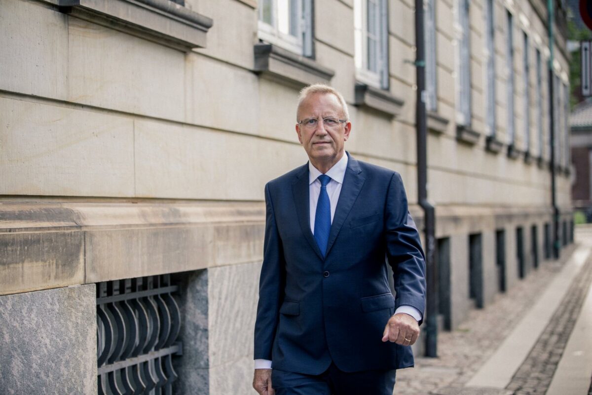 Beskæftigelsesminister Jørn Neergaard Larsen afviser, at regeringen ikke har fokus på social dumping. Foto: Kim Vadskær.