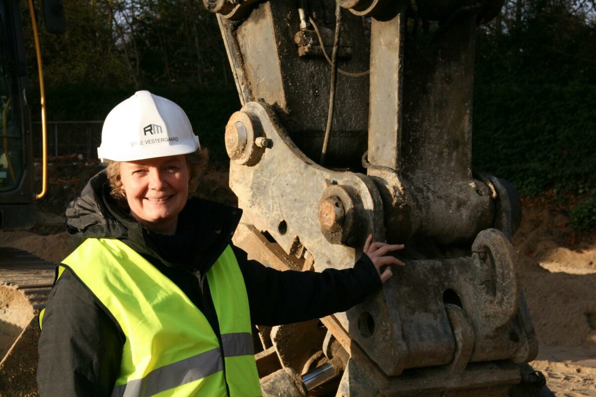 Projektleder Stine Vestergaard fra Raundal & Moesby har det daglige ansvar for det spændende boligprojekt på den gamle seminariegrund. Foto: Torben Jastram.