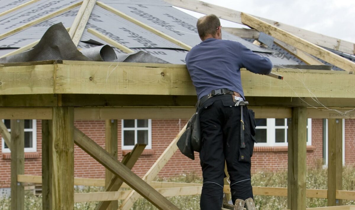 I Danmark forbruger vi årligt omkring 150.000 tons trykimprægneret træ. Foto: Colourbox.