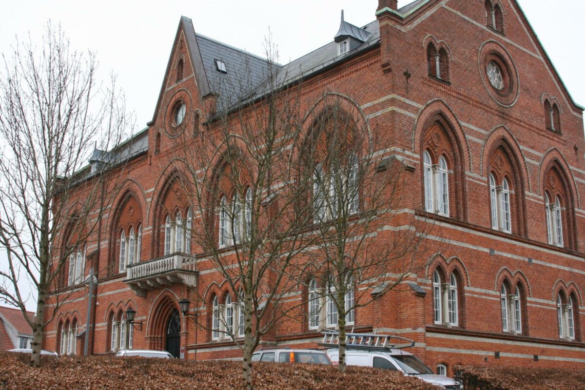 Det gamle tinghus i Svendborg er en sand perle og blandt de ti tidligere statslige ejendomme, Freja i dag sætter til salg. Foto: Freja.