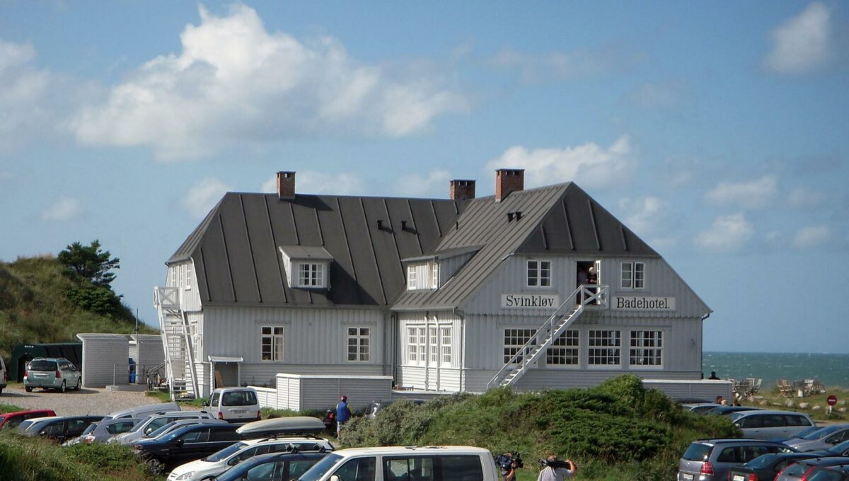 Praksis Arkitekter bliver totalrådgiver på nyopførelsen af Svinkløv Badehotel, der nedbrændte i 2016. Foto: BKP.