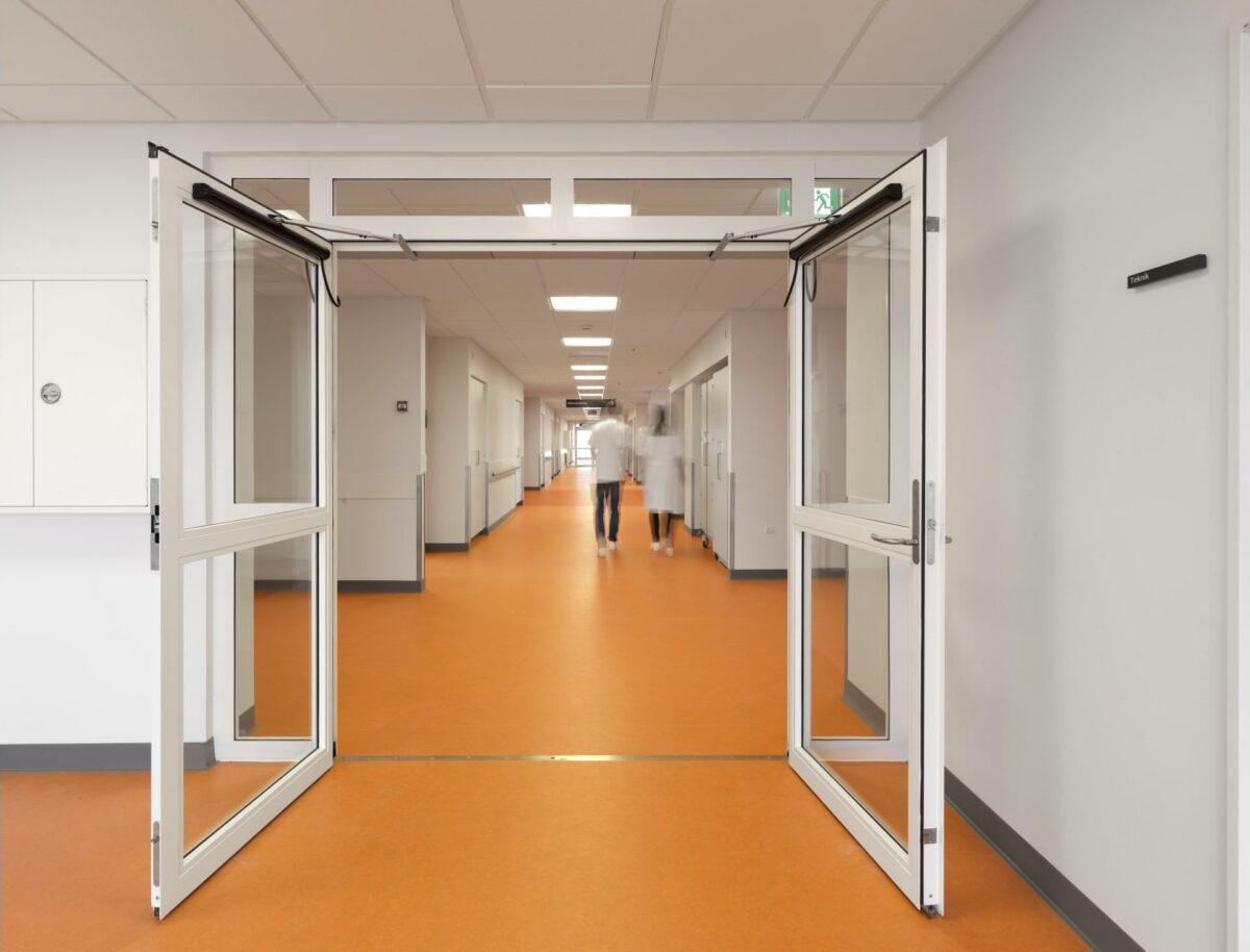 Det Nye Universitetshospital i Skejby (DNU) får specialudviklede døre fra Swedoor. Foto: Swedoor.