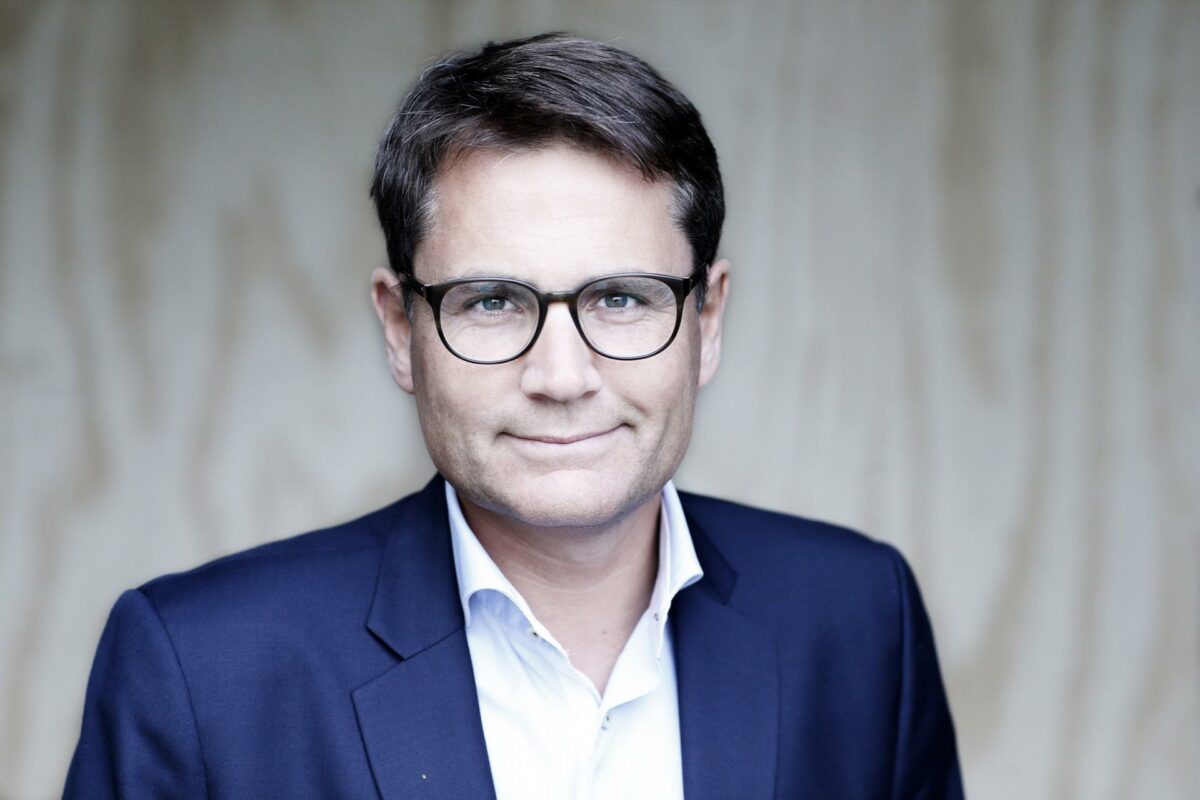 Brian Mikkelsen fremlægger lovforslag til en ny planlov. Pressefoto.
