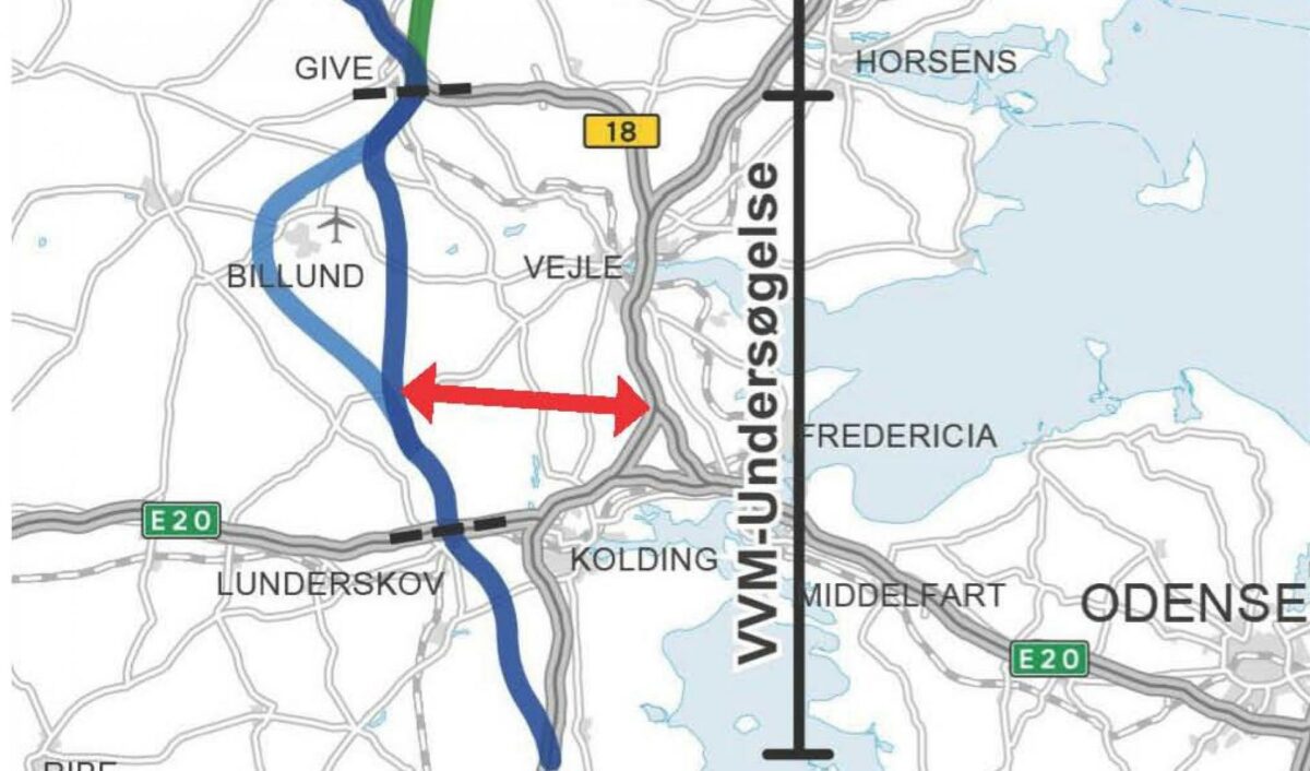 Hærvejskomitéen efterlyser Tværforbindelsen(den røde pil), der forbinder den nye parallelmotorvej med motorvejen til og fra Fyn/Sjælland.