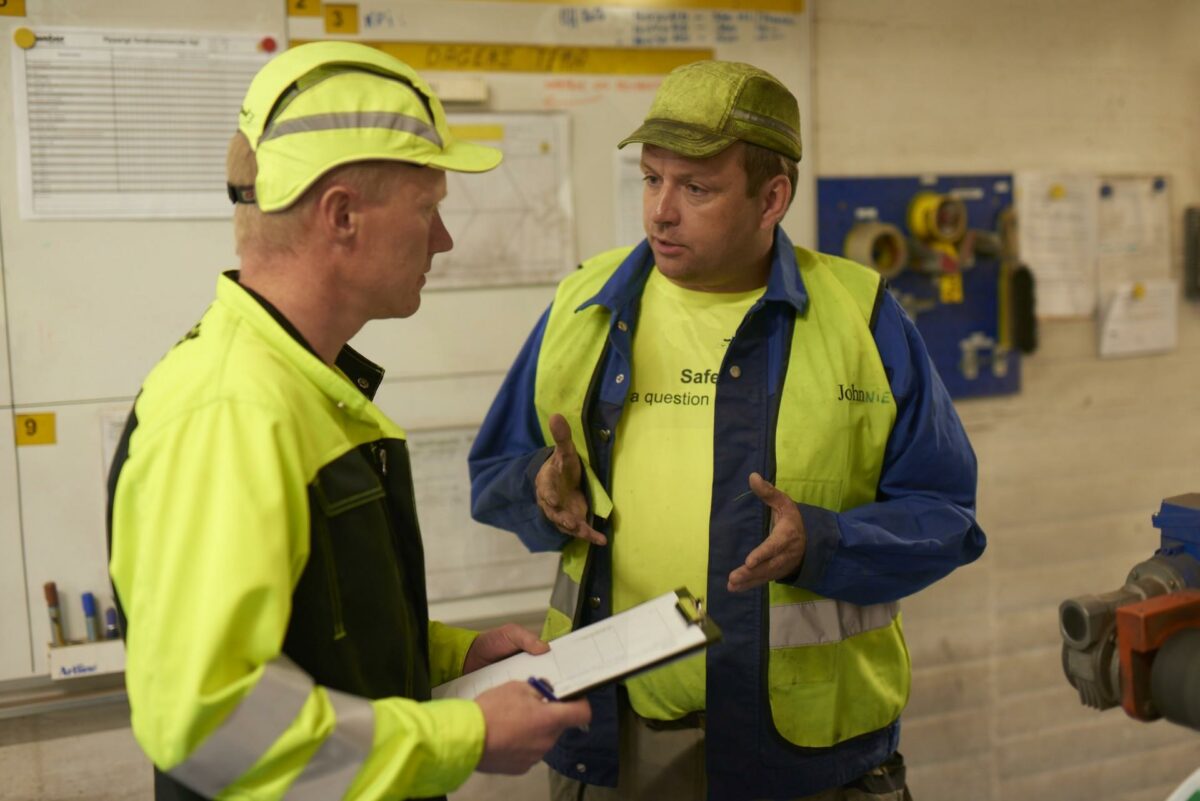 Der arbejdes meget på at forhindre arbejdsulykker hos Leca A/S. Pressefoto.