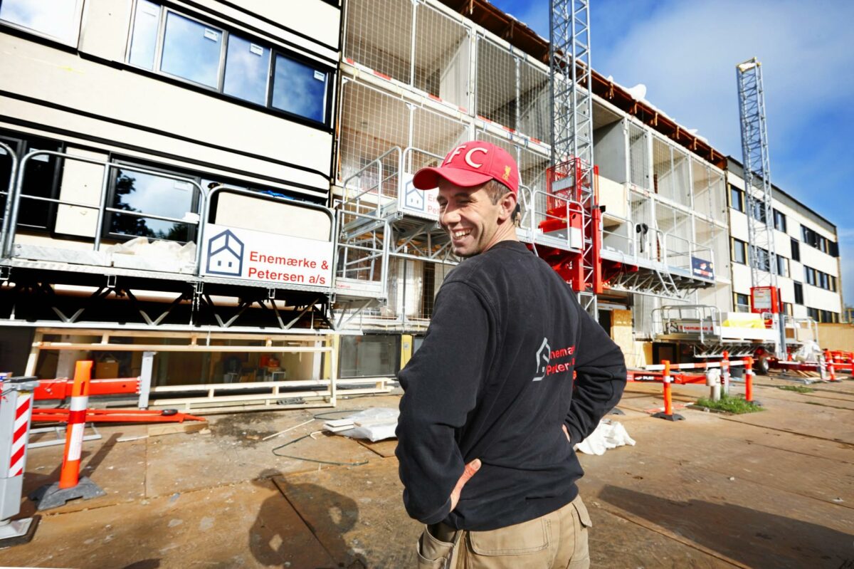 Henrik Mielke peger på nybyggeri af boliger som et nyt indsatsområde, der skal være med til at styrke Enemærke & Petersen i fremtiden.