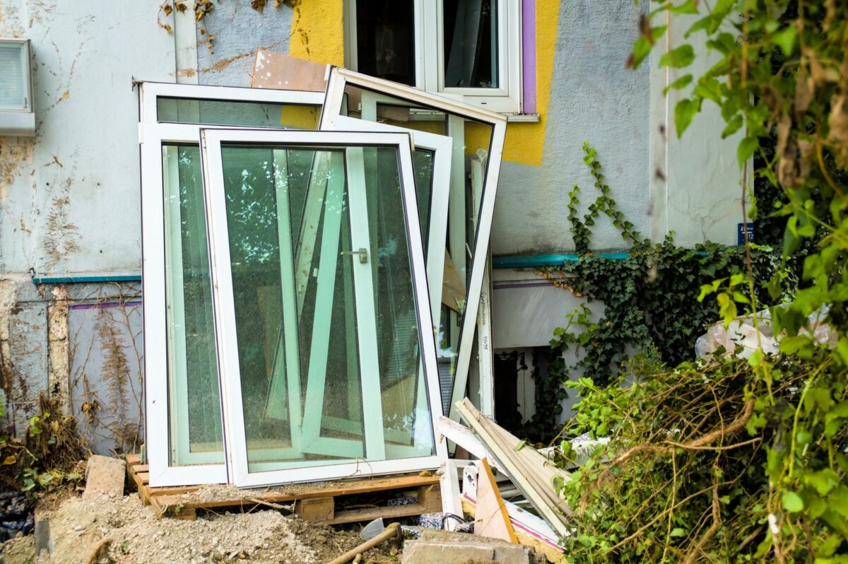 Håndværkeren er den, som de fleste boligejere henvender sig til, når de har brug for råd og vejledning, inden de skal investere i grønne tiltag i hjemmet, viser en undersøgelse. Foto: Colourbox.