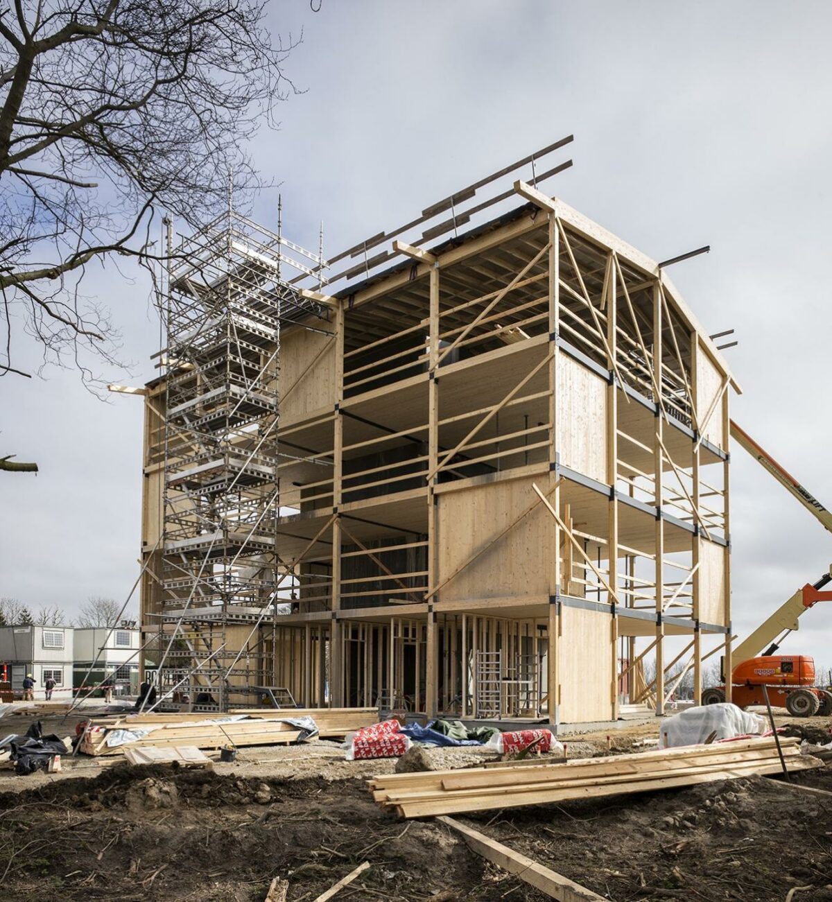 De 40 boliger på Lisbjerg Bakke opføres i træ uden om  en kerne af beton. Foto: Vandkunsten/Helene Høyer Mikkelsen.