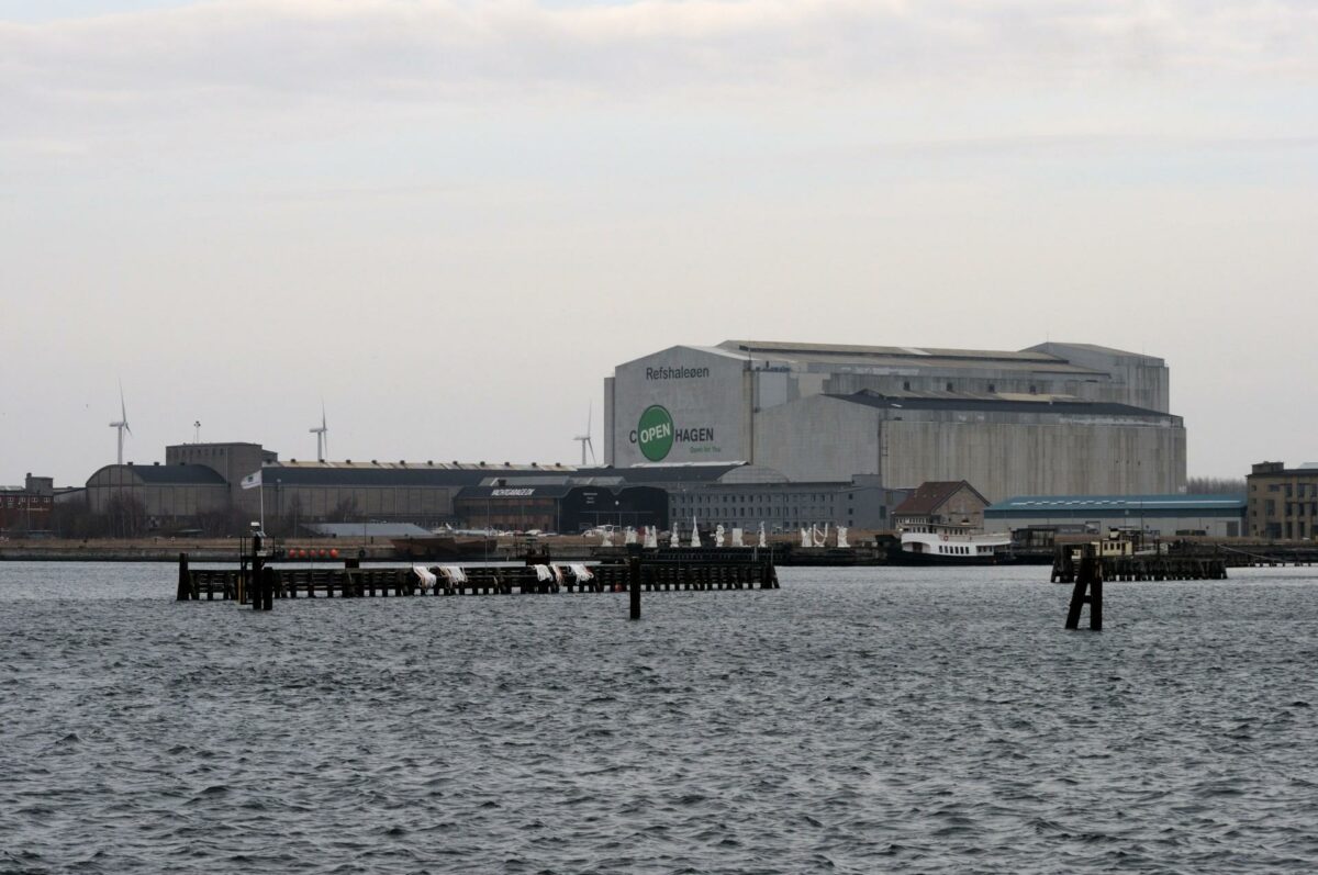 Der er ved at være så få ledige lager- og industribygninger, at Dansk Industri nu ønsker nybyggeri inden for området. Foto: Colourbox.