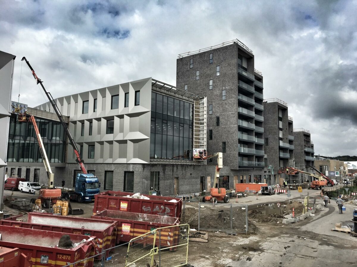 Byggeriet af det nye rådhus og bycenter i Middelfart nærmer sig sin afslutning. Pressefoto.