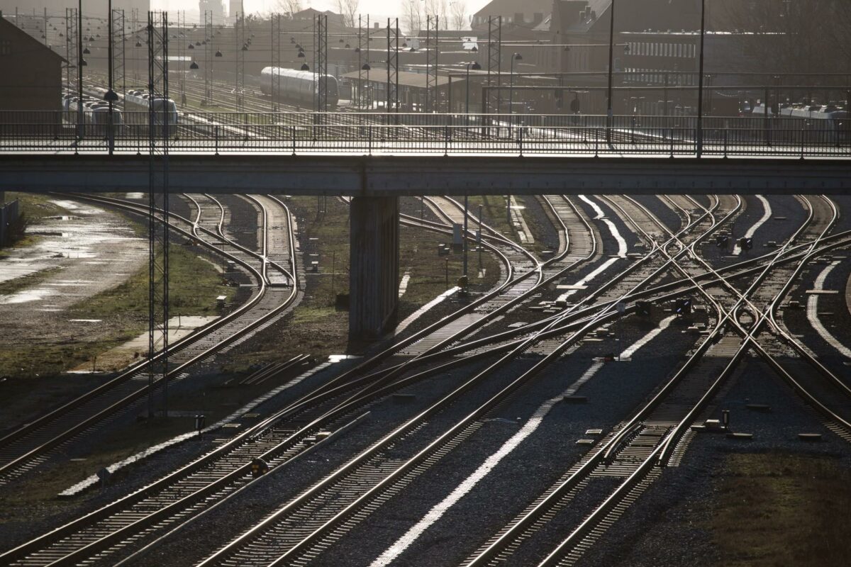 En ekspertgruppe skal klæde regeringen på til at træffe informerede valg om fremtidens infrastruktur. Foto: Colourbox.