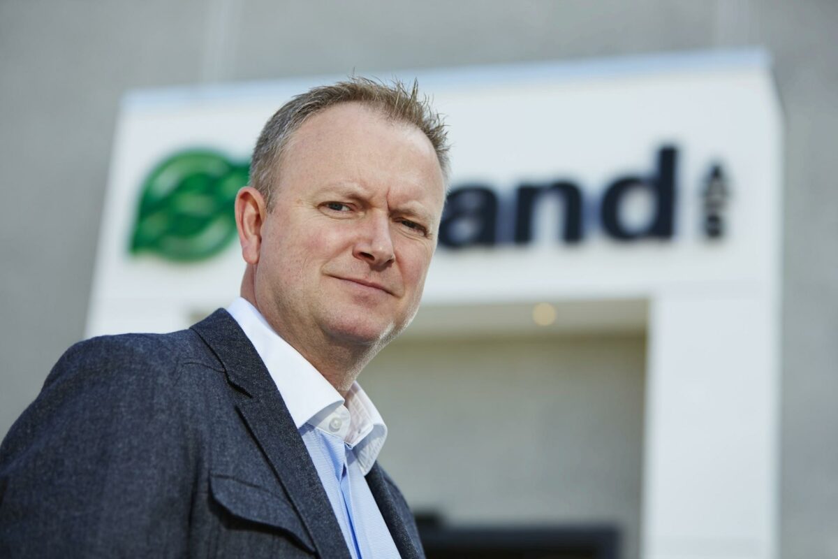 - For os handler det ikke kun og pris. Vi tilbyder hele pakken, lyder det fra Carsten Madsen, adm. direktør i Øland A/S. Pressefoto.