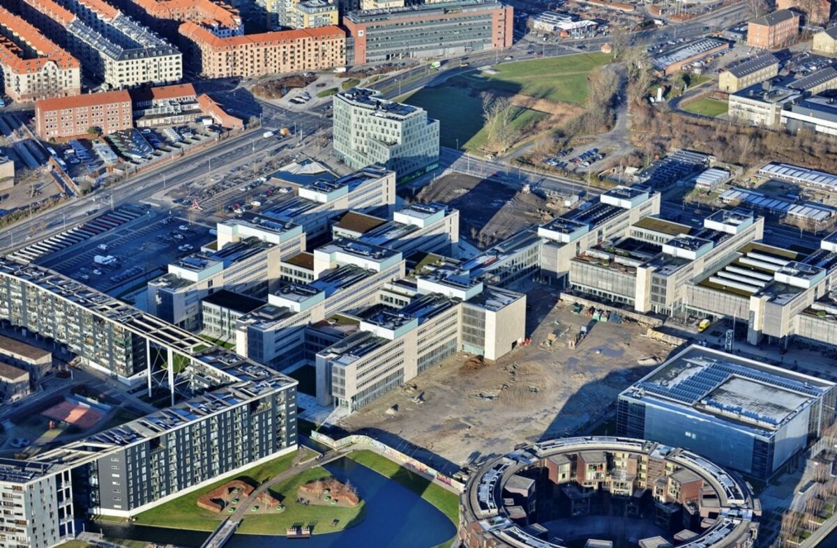 Karen Blixens Plads bliver med sine 22.400 kvadratmeter en af Københavns største pladser, når den står klar i slutningen af 2018. Foto: Københavns Universitet.