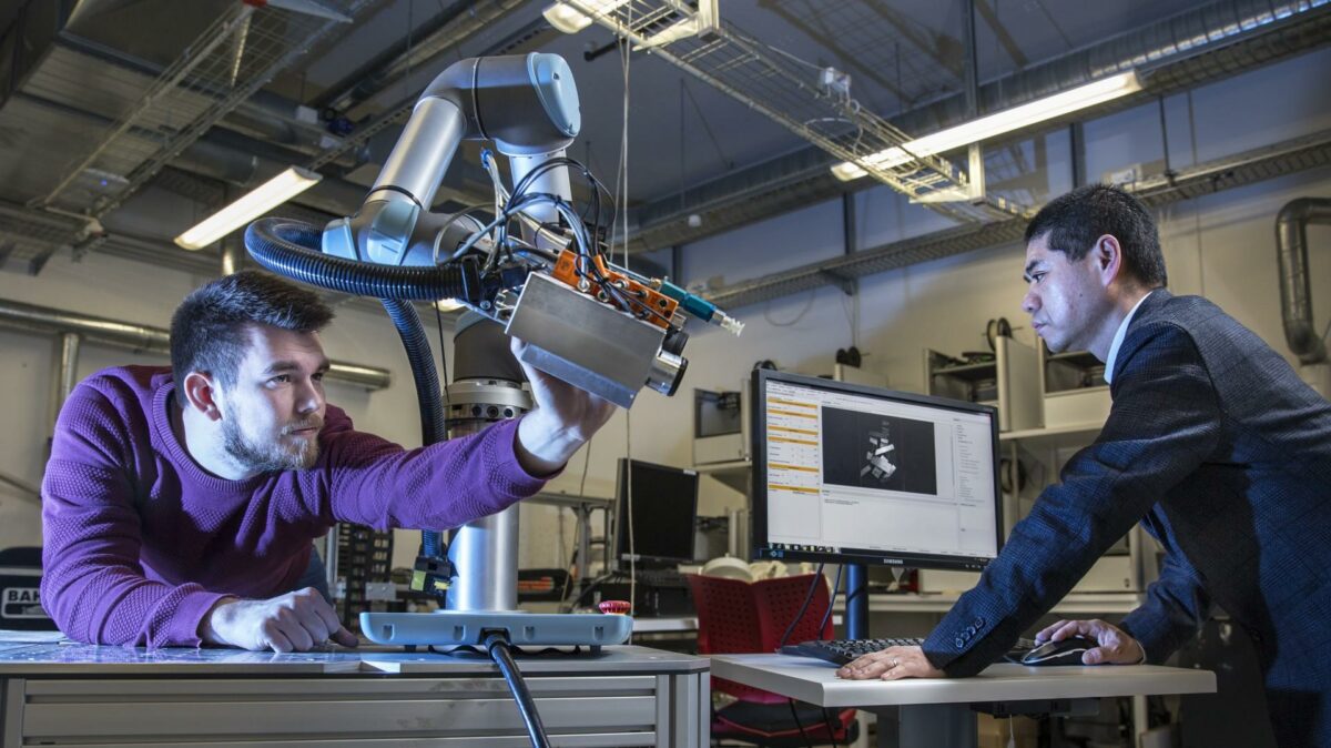 Det er ikke kun moderne teknologi og elektronik, der trækker unge til ingeniøruddannelserne. Den klassiske bygningsingeniøruddannelse er fortsat den mest populære på Aarhus Universitet. Foto: Lars Kruse.