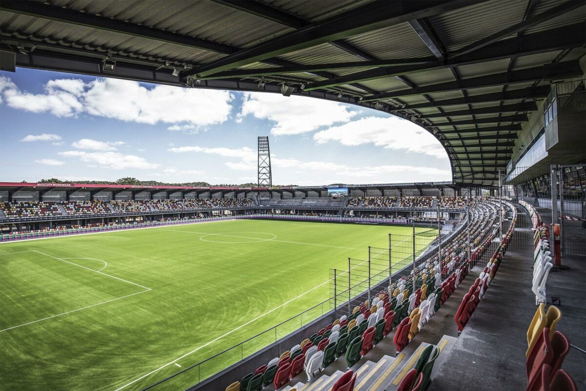 Jysk Park er tegnet af Årstiderne Arkitekter, der har tegnet tre ud af de seneste ti nye fodboldarenaer i Danmark. Udover Silkeborg er det stadions i Vejle og Herning.