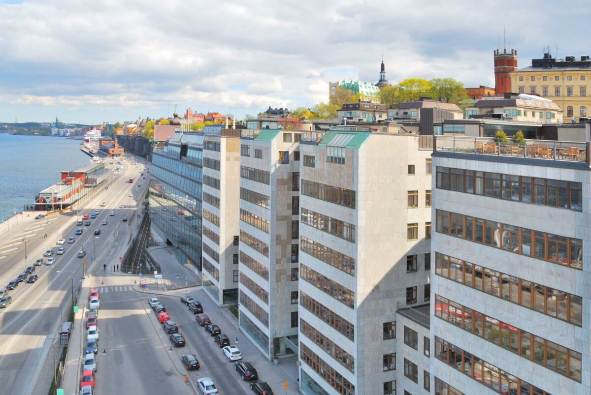 Boligblokke med udsigt til Södermalm. Stockholm får brug for mange flere af dem de kommende år. Foto: Colourbox