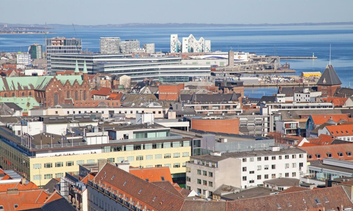 Den nye lovgivning problemer med at tillade høje byggerier på havnen, hvor der forefindes lugtgener fra industri. Foto: Colourbox.