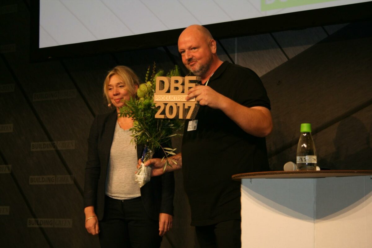 Vinderen af Produktprisen blev KALK med deres nye maling REN. Direktør ved KALK Rasmus Jørgensen modtog prisen. Foto: Anders Melchiorsen.