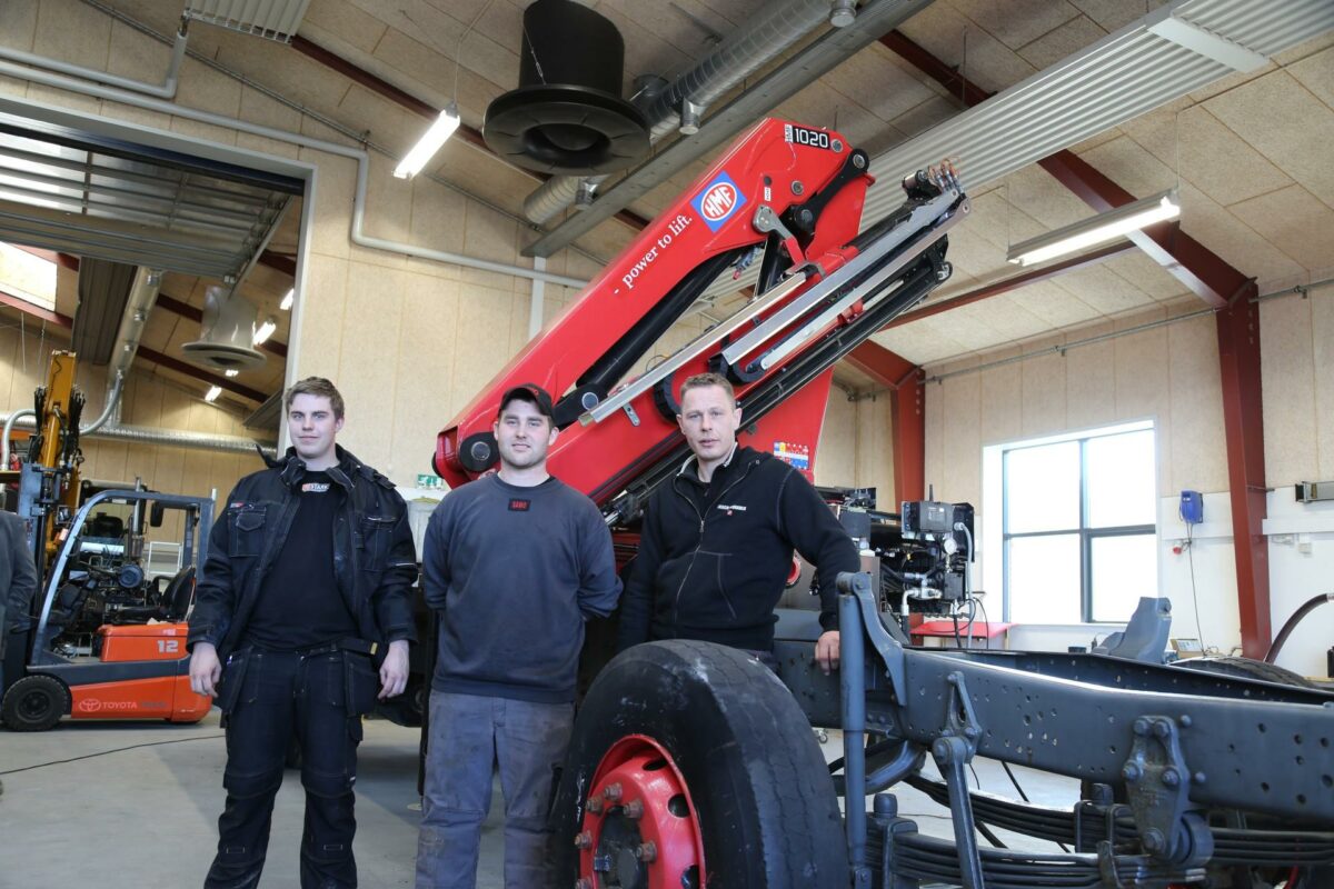 Der er stor efterpørgsel på kranmekanikerlærlinge. Pressefoto: Erhvervsskolerne Aars.