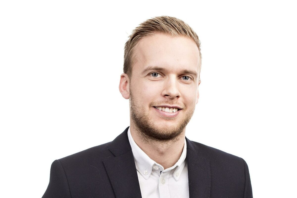 Rasmus Larsen, økonomisk-statistisk konsulent i Tekniq Installationsbranchen. Pressefoto.