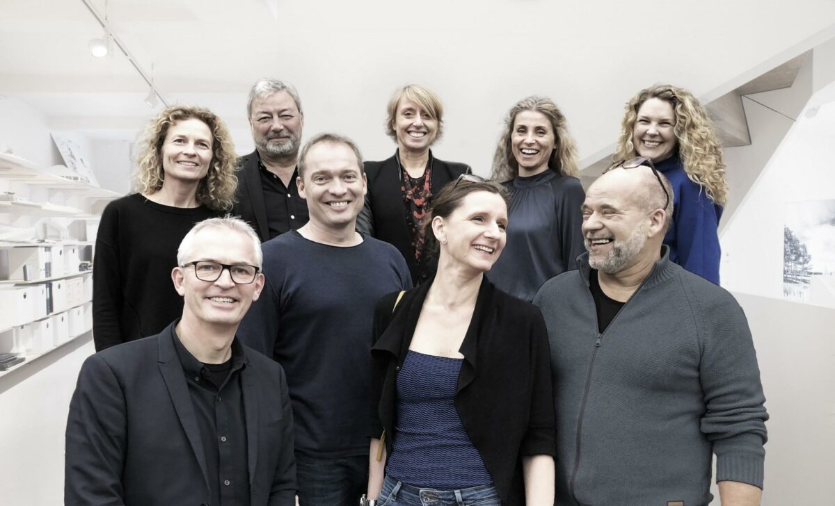 Partnerkredsen: Bagerst: Stine Poulsen, Lars Hetland, Susanne Hansen, Rikke Hinkbøl Jensen, Britt Nemmøe. Forrest: Lars Bo Lindblad, Lars Lisby, Helene Skytte Olesen, Uffe Breinholt. Foto: Rubow.