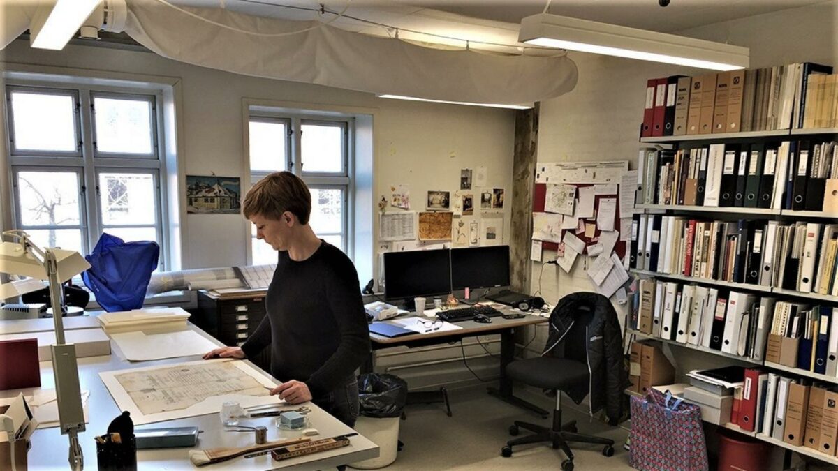 På museet Møntergården har TW-belysning fra SG Armaturen givet museets arkæologer, konservatorer og historikere et nyt arbejdsredskab ved at muliggøre forskellige belysningsscenarier tilpasset individuelle arbejdsopgaver.