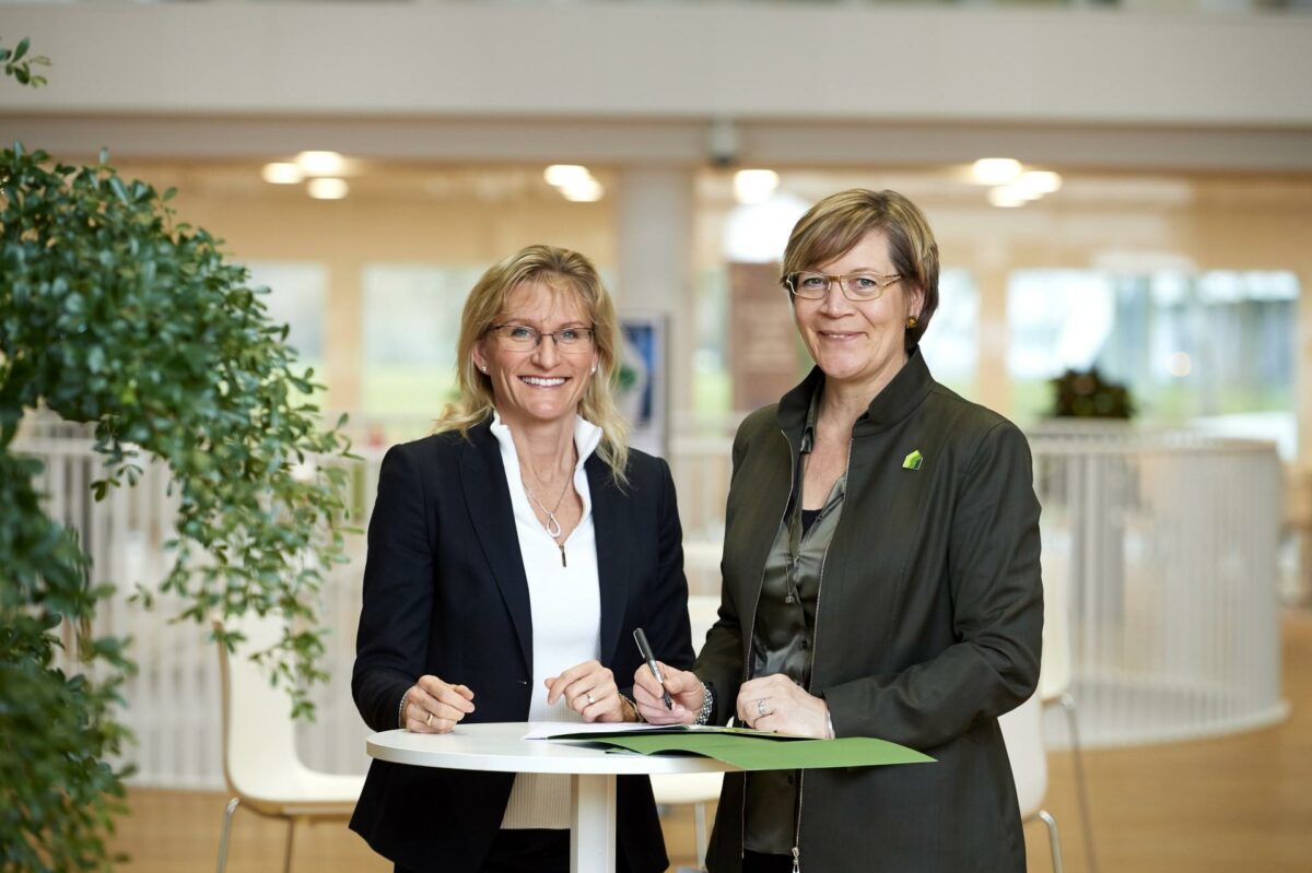 Helene Egebøl (tv) og Lone Feifer (th). Pressefoto.