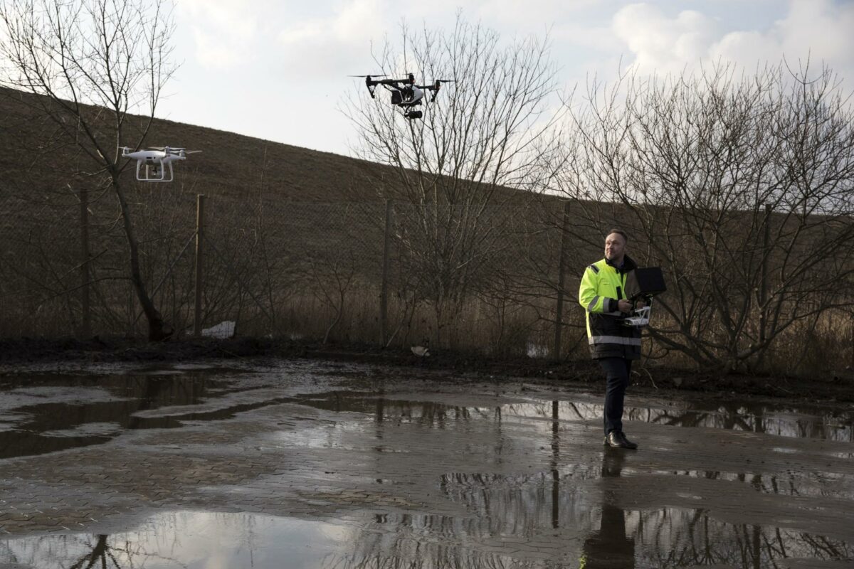 Droneflyvning er forbundet med en masse regler. Foto: Betina Garcia.