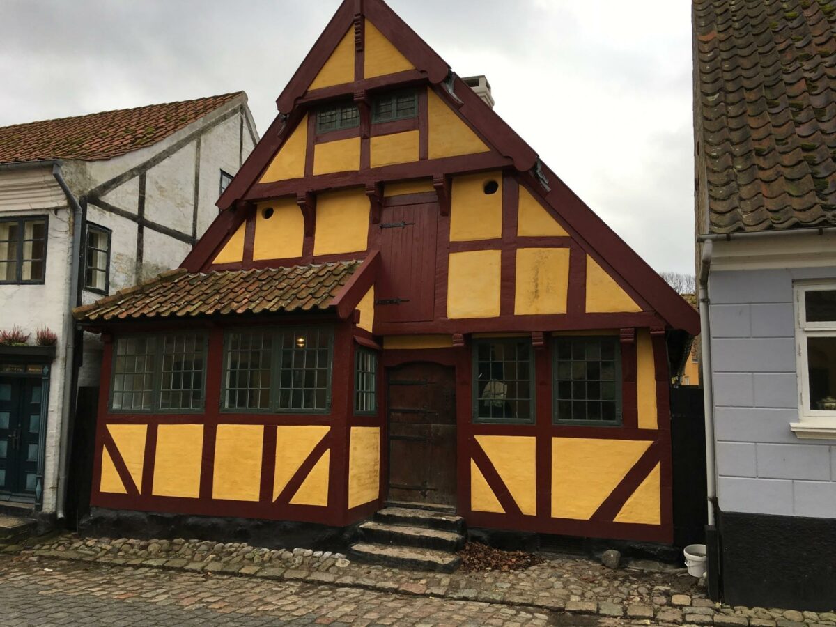 Priors Hus er fra 1690 og dermed Ærøskøbings næstældste hus. Det blev købt af den københavn-ske arkitekt Alexis Prior i 1917 - deraf navnet "Priors Hus". Foto: Realdania By & Byg.