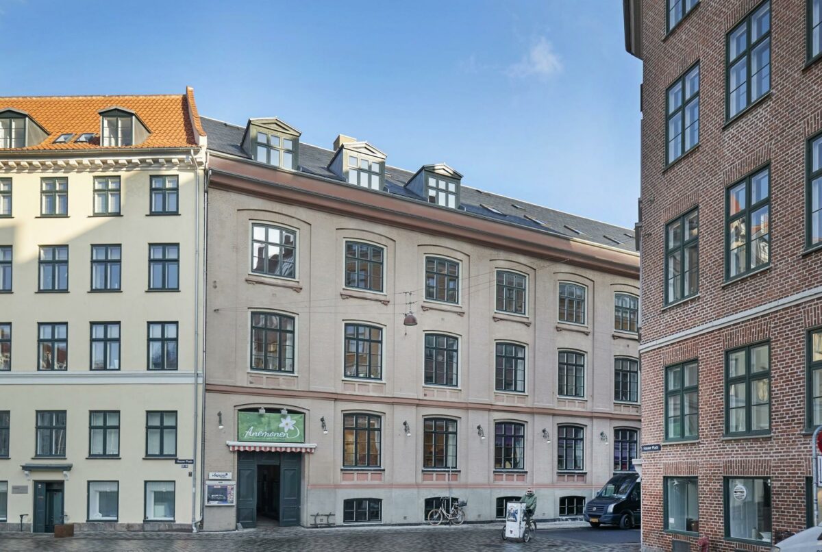 Suhmsgade 4 er renoveret med respekt for den oprindelige arkitektur. Pressefoto.