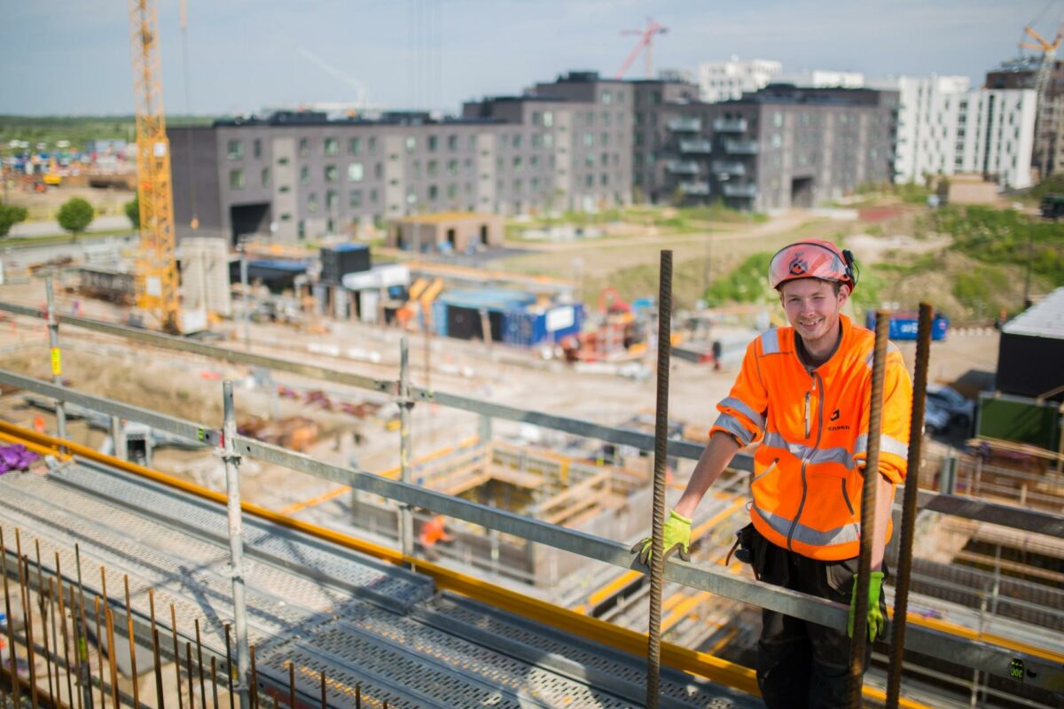 Alexander Creutzberg, som læser til bygningsstruktør. Struktøruddannelserme mangler i øjeblikket elever. Pressefoto.