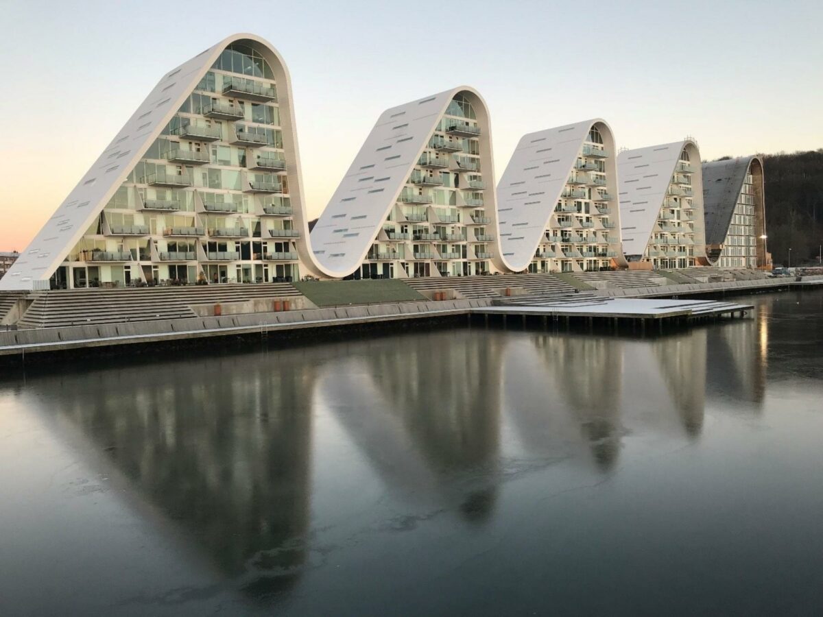 Bach Gruppen står blandt andet bag Bølgerne på havnekanten i Vejle. Pressefoto.