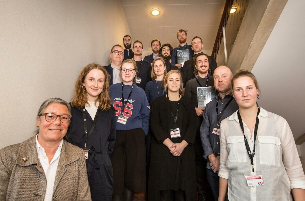 De glade modtagere af årets Spirekassen sammen med bestyrelsesformand for Boligfonden Kuben, Karen Mosbech. Foto: Kontraframe.