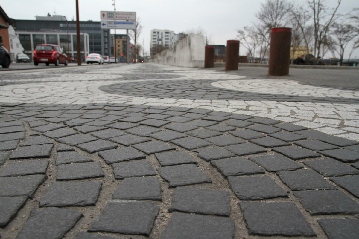 Belægninger er blevet brugt til at binde Aalborgs havnefront sammen med midtbyen. Foto: Emil Filtenborg.