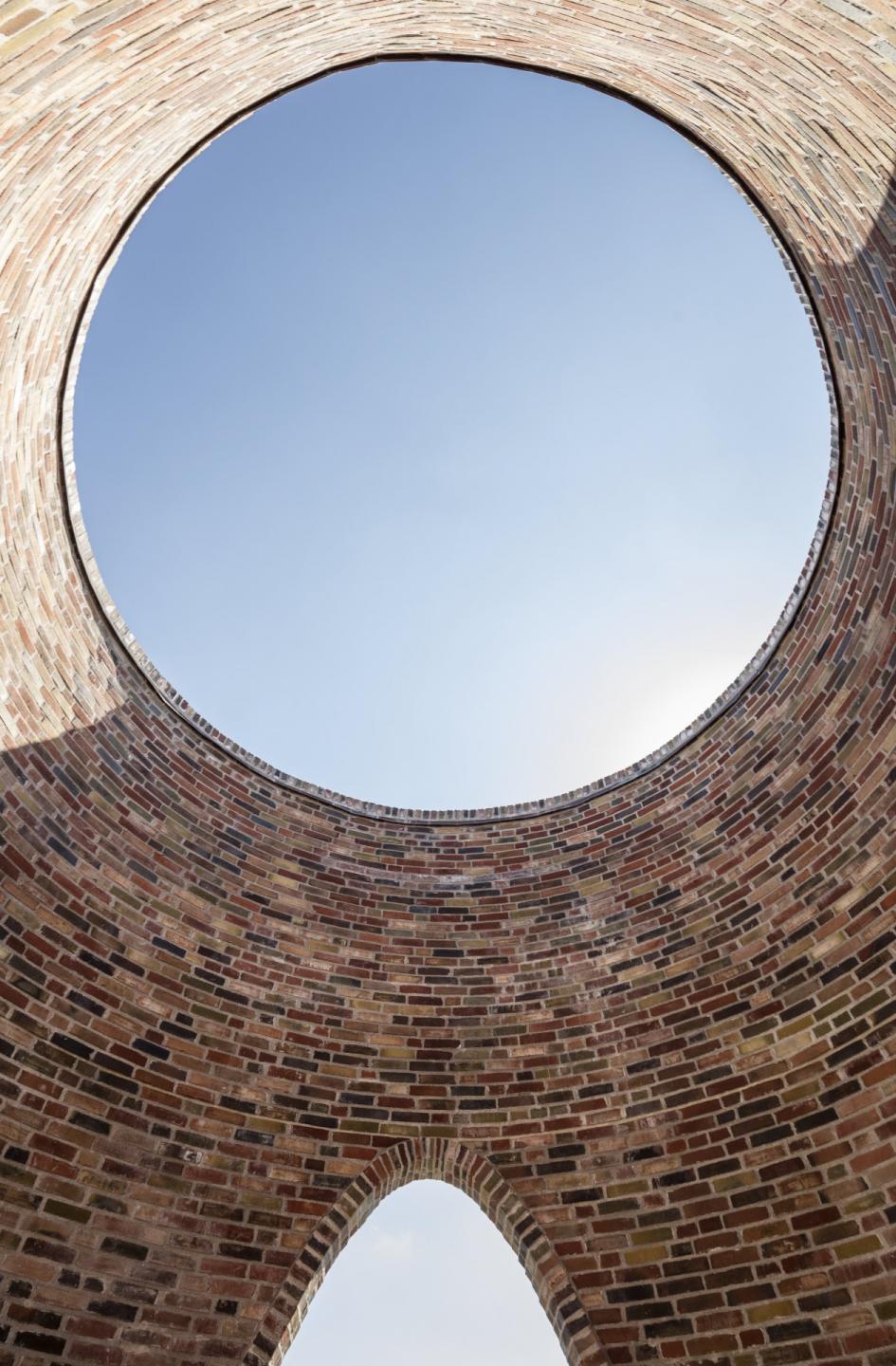 Der er en følelse af at stå i en gotisk katedral med stræbebuer og guddommeligt lys. Foto: Anders Sune Berg. 